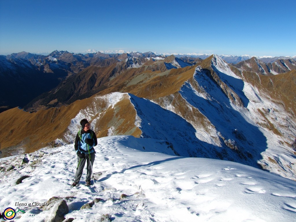 04 Alle spalle la cresta per il monte Toro.JPG